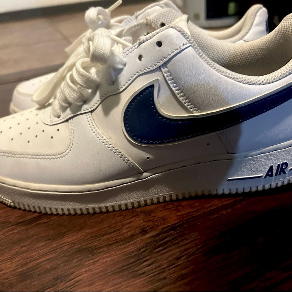 Nikes Air Force Ones